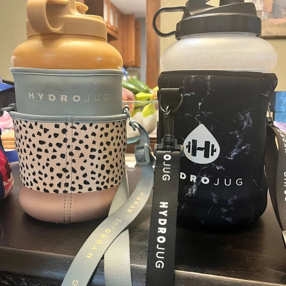 3 Hydrojugs with sleeves - Picture 1 of 5